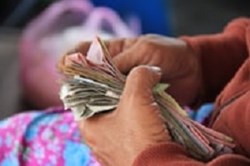 The Hypnotist: Awesome with Money