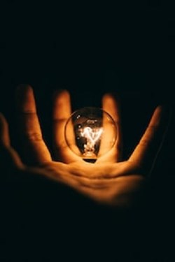 The Hypnotist: The Impact of Inspiration