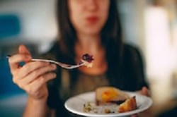 The Hypnotist: Hypnosis for Overeating and Self Control