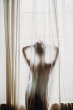 The Hypnotist: Hypnosis to Unlock the Feminine Frequency